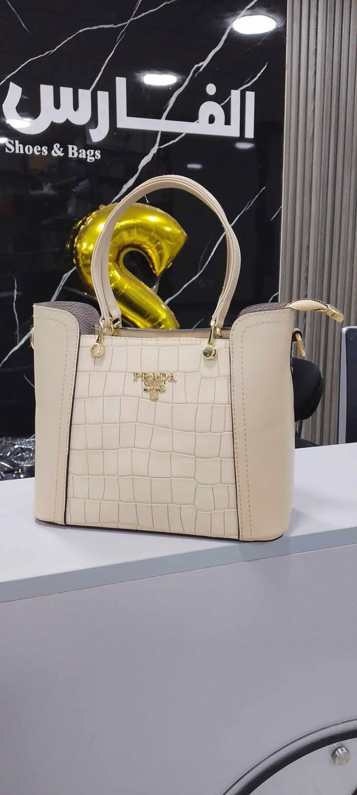 شنطة PRADA للنساء جلد ناعم كوركوديل - الصورة 5