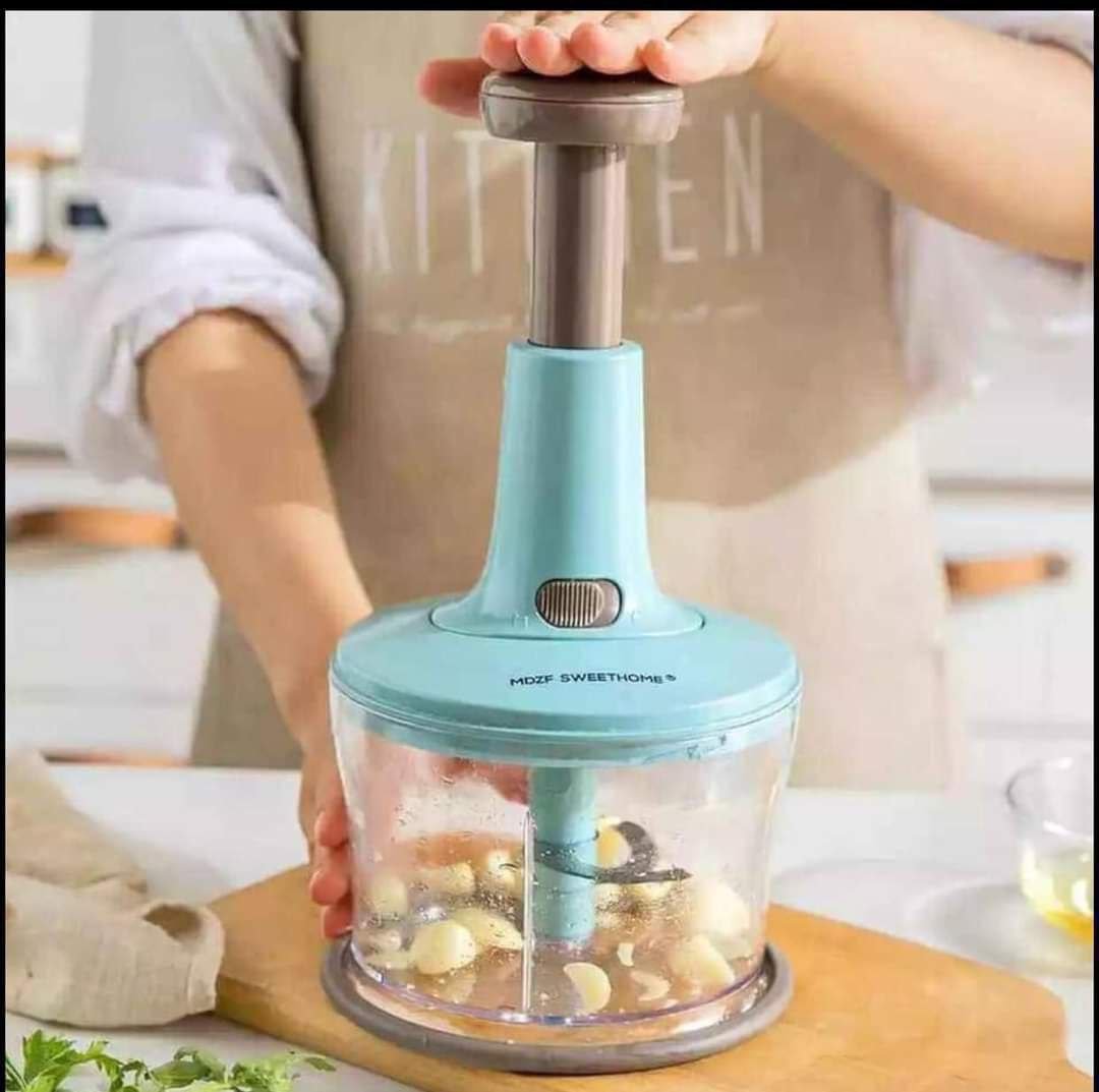 كبه خضروات يدوي ضغط 🤩 مفرمه جميله وسريعه للبصل والخضار 😍 ضغط يدوى يعني متشليش هم لو الكهربه قطعت 2لتر 4سلاح